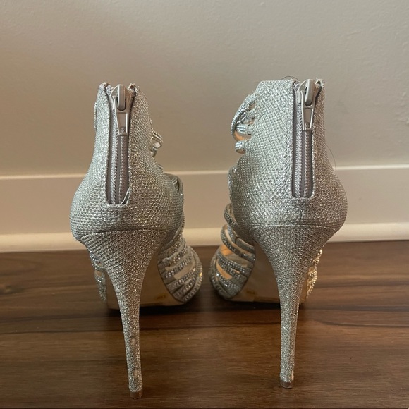 INC International Concepts Women’s Silver Rhinestone Heels Pumps - 8.5 - Picture 3 of 4